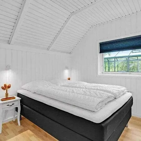 Holiday home A&e *